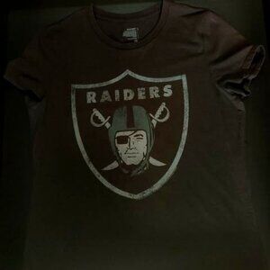 Woman's Vintage Las Vegas Raiders T-shirt Size L